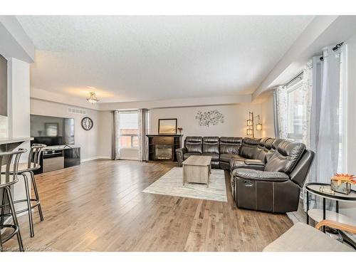 674 Mortimer Drive, Cambridge, ON - Indoor Photo Showing Living Room