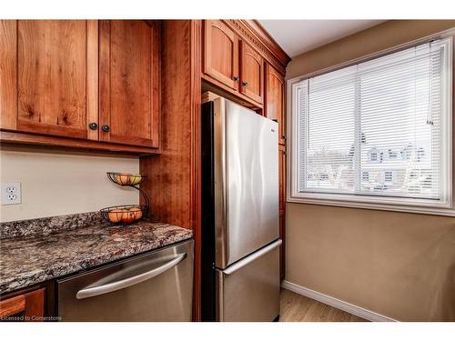 181 Johanna Drive, Cambridge, ON - Indoor Photo Showing Kitchen