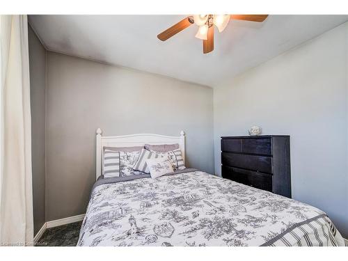 181 Johanna Drive, Cambridge, ON - Indoor Photo Showing Bedroom