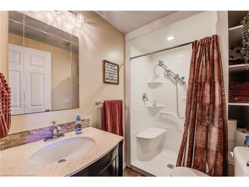 181 Johanna Drive, Cambridge, ON - Indoor Photo Showing Bathroom