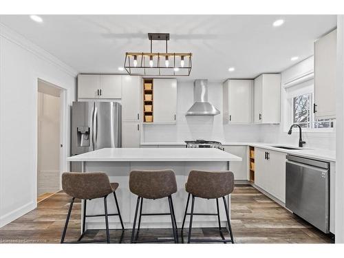 93 Lowrey Avenue S, Cambridge, ON - Indoor Photo Showing Kitchen With Upgraded Kitchen