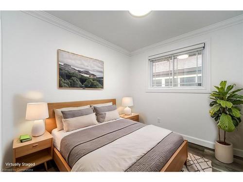 93 Lowrey Avenue S, Cambridge, ON - Indoor Photo Showing Bedroom