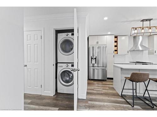 93 Lowrey Avenue S, Cambridge, ON - Indoor Photo Showing Laundry Room