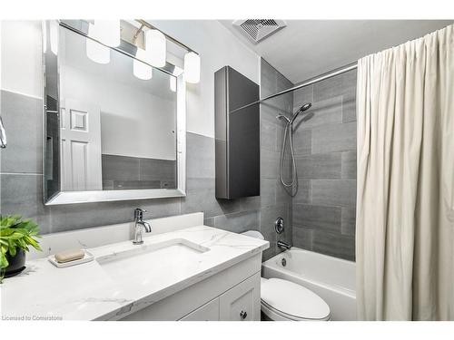 93 Lowrey Avenue S, Cambridge, ON - Indoor Photo Showing Bathroom