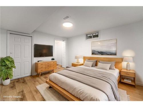 93 Lowrey Avenue S, Cambridge, ON - Indoor Photo Showing Bedroom