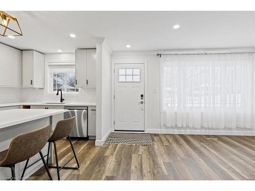 93 Lowrey Avenue S, Cambridge, ON - Indoor Photo Showing Kitchen