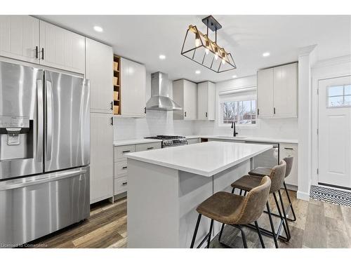 93 Lowrey Avenue S, Cambridge, ON - Indoor Photo Showing Kitchen With Upgraded Kitchen