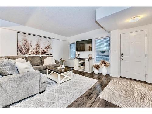 D-20 Sienna Street, Kitchener, ON - Indoor Photo Showing Living Room