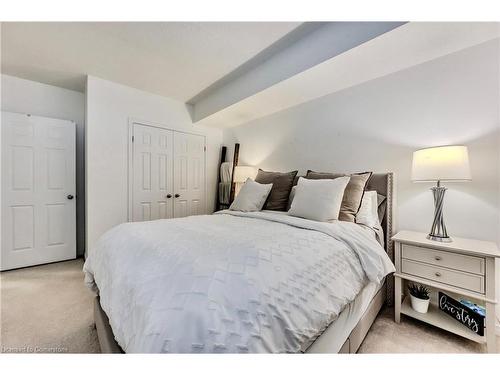 D-20 Sienna Street, Kitchener, ON - Indoor Photo Showing Bedroom