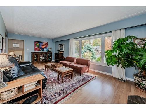 88 Springbank Crescent, Kitchener, ON - Indoor Photo Showing Living Room