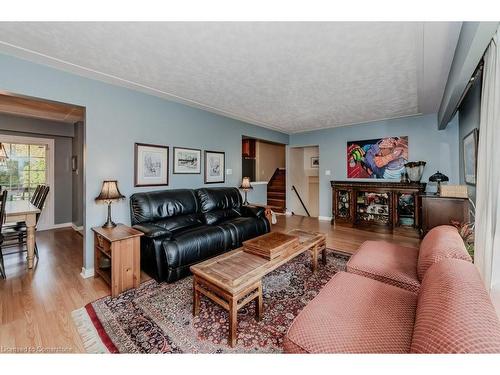 88 Springbank Crescent, Kitchener, ON - Indoor Photo Showing Living Room