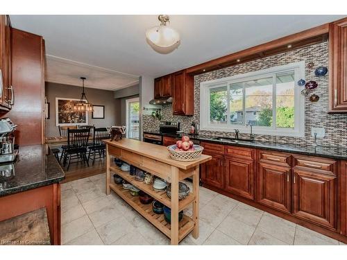 88 Springbank Crescent, Kitchener, ON - Indoor Photo Showing Kitchen