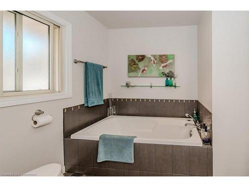 88 Springbank Crescent, Kitchener, ON - Indoor Photo Showing Bathroom