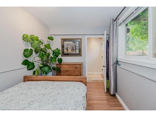 88 Springbank Crescent, Kitchener, ON - Indoor Photo Showing Bedroom