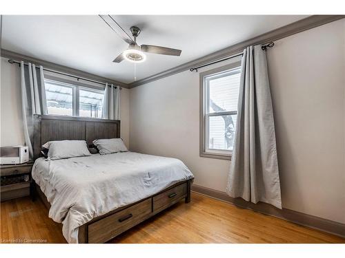 111 Spruce Street, Cambridge, ON - Indoor Photo Showing Bedroom