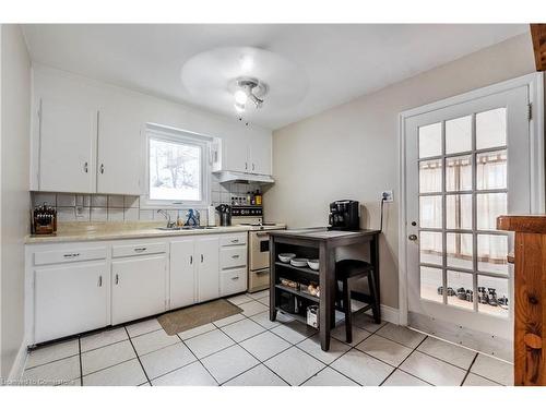 111 Spruce Street, Cambridge, ON - Indoor Photo Showing Kitchen