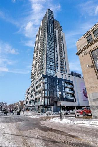 805-60 Charles Street W, Kitchener, ON 