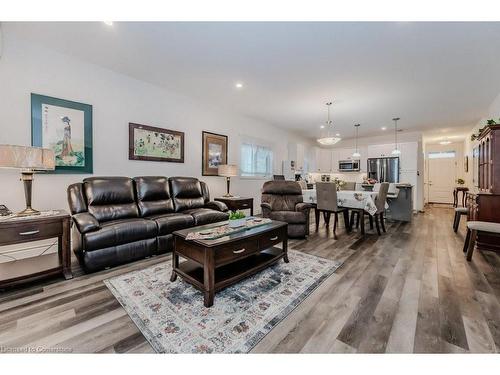 41-375 Mitchell Road S, Listowel, ON - Indoor Photo Showing Living Room