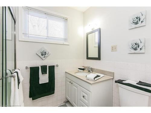 464 Hazel Street, Waterloo, ON - Indoor Photo Showing Bathroom