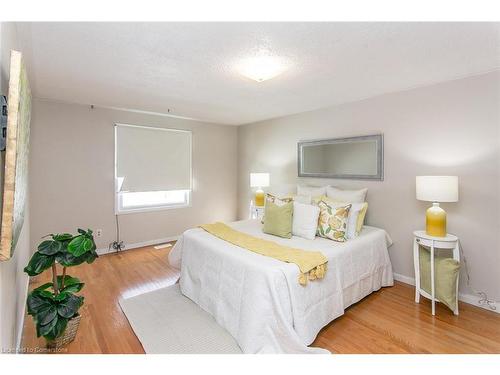 464 Hazel Street, Waterloo, ON - Indoor Photo Showing Bedroom