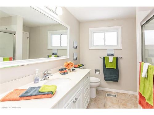 464 Hazel Street, Waterloo, ON - Indoor Photo Showing Bathroom