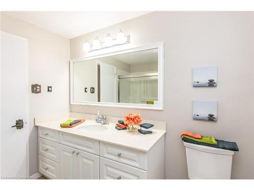 464 Hazel Street, Waterloo, ON - Indoor Photo Showing Bathroom