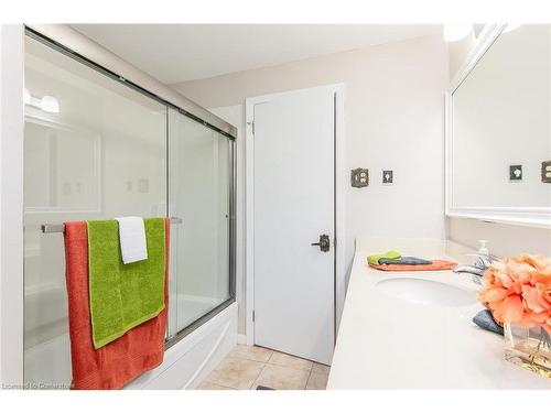 464 Hazel Street, Waterloo, ON - Indoor Photo Showing Bathroom