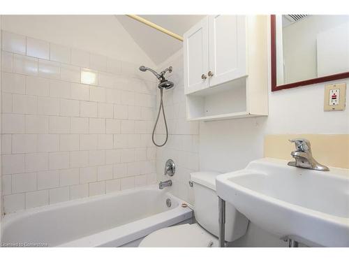 220 Gordon Street, Guelph, ON - Indoor Photo Showing Bathroom