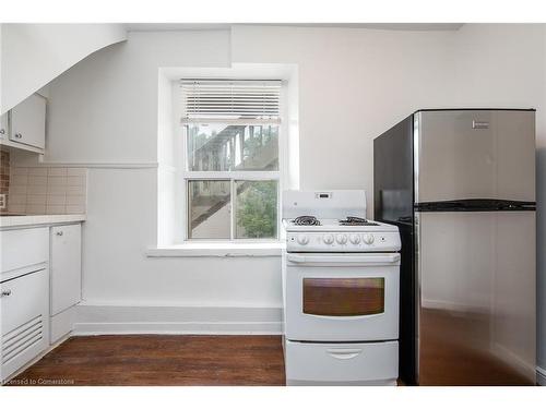 220 Gordon Street, Guelph, ON - Indoor Photo Showing Kitchen