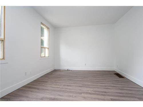 220 Gordon Street, Guelph, ON - Indoor Photo Showing Other Room