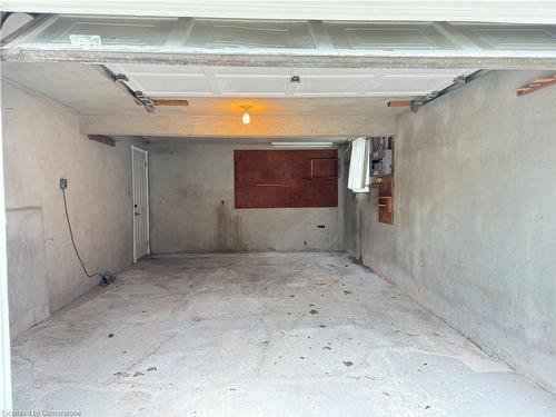 528 Havelock Drive, Waterloo, ON - Indoor Photo Showing Garage