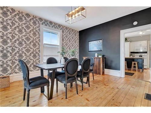 120 Grand Avenue S, Cambridge, ON - Indoor Photo Showing Dining Room