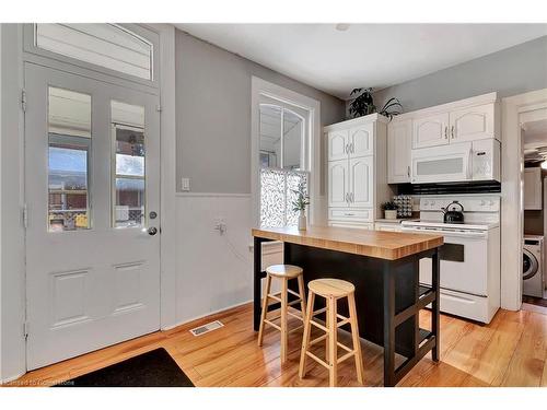 120 Grand Avenue S, Cambridge, ON - Indoor Photo Showing Kitchen