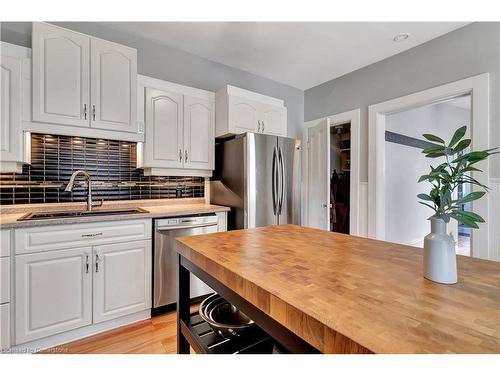 120 Grand Avenue S, Cambridge, ON - Indoor Photo Showing Kitchen