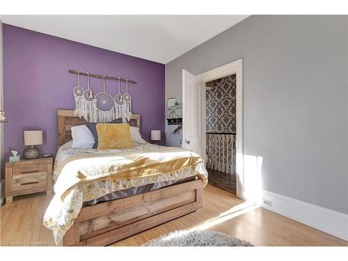 120 Grand Avenue S, Cambridge, ON - Indoor Photo Showing Bedroom