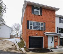 1-411 Keats Way  Waterloo, ON N2L 5S7