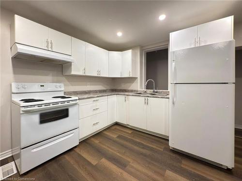 B-1202 King Street E, Cambridge, ON - Indoor Photo Showing Kitchen