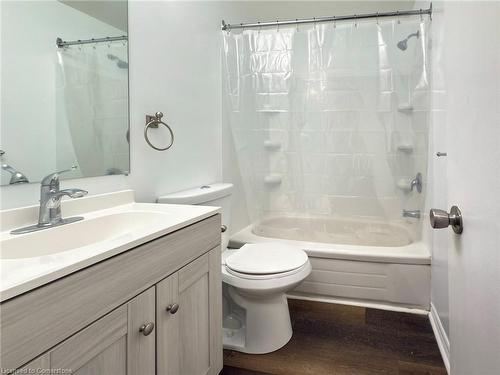 B-1202 King Street E, Cambridge, ON - Indoor Photo Showing Bathroom