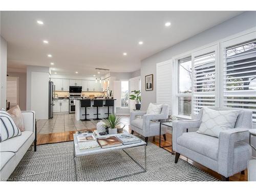 619 Rush Meadow Crescent, Kitchener, ON - Indoor Photo Showing Living Room