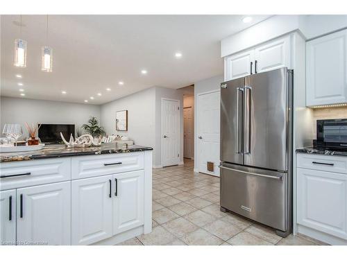 619 Rush Meadow Crescent, Kitchener, ON - Indoor Photo Showing Kitchen