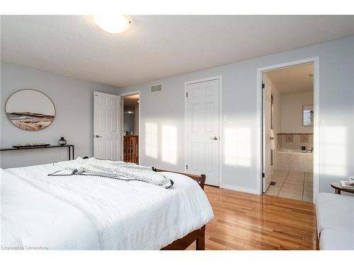 619 Rush Meadow Crescent, Kitchener, ON - Indoor Photo Showing Bedroom