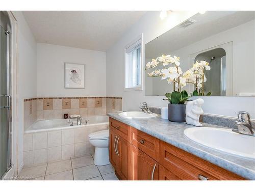 619 Rush Meadow Crescent, Kitchener, ON - Indoor Photo Showing Bathroom