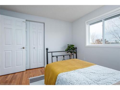 619 Rush Meadow Crescent, Kitchener, ON - Indoor Photo Showing Bedroom