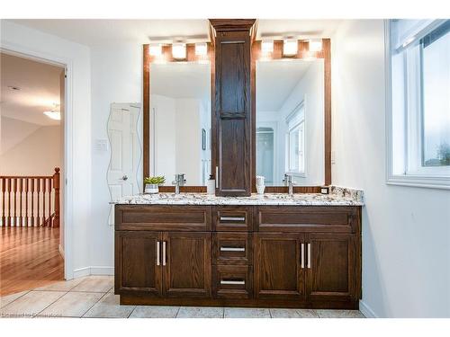 619 Rush Meadow Crescent, Kitchener, ON - Indoor Photo Showing Bathroom