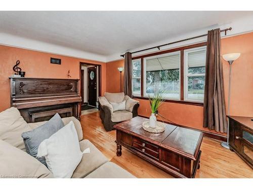 776 Rockway Drive, Kitchener, ON - Indoor Photo Showing Living Room