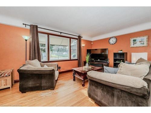 776 Rockway Drive, Kitchener, ON - Indoor Photo Showing Living Room