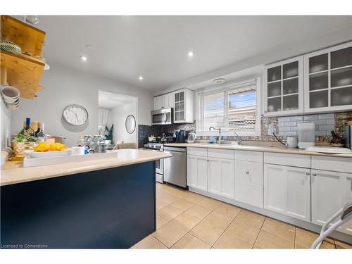 46 Calmcrest Drive, Kitchener, ON - Indoor Photo Showing Kitchen