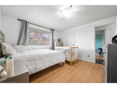 46 Calmcrest Drive, Kitchener, ON - Indoor Photo Showing Bedroom