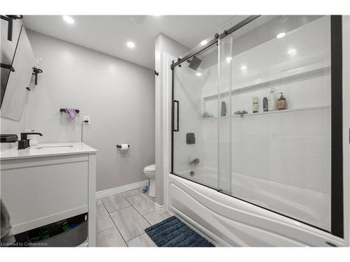 46 Calmcrest Drive, Kitchener, ON - Indoor Photo Showing Bathroom