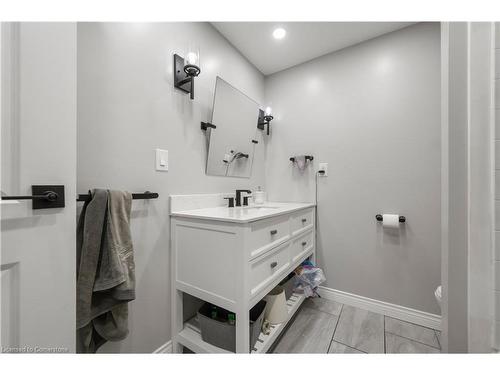 46 Calmcrest Drive, Kitchener, ON - Indoor Photo Showing Bathroom